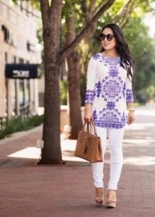 Tunic dress with sandals