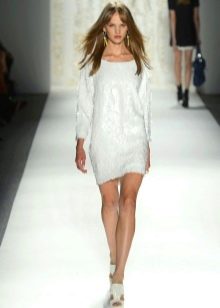 White tunic dress at the fashion show