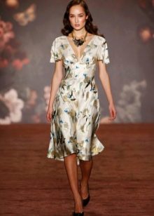 Sheath dress in dandy style with short sleeves