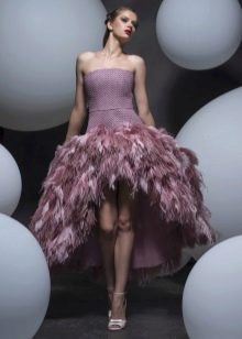 Evening dress in the style of dudes with feathers