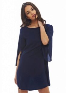 Pear-type dress with wide sleeves