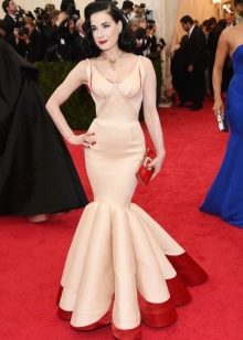 Dita Von Teese with an hourglass figure