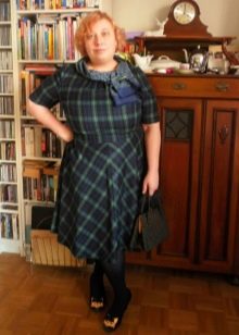 Medium-length plaid dress for obese women