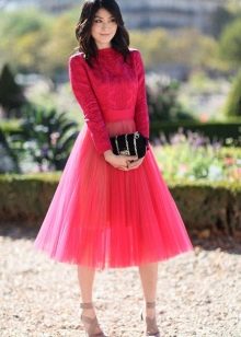 Small handbag on a chain for a dress in the style of new bow