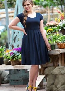 Casual black dress for full fit fit