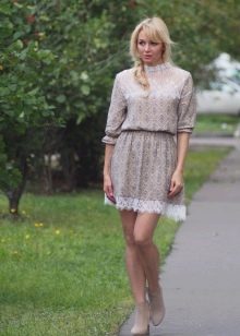 Lace-trimmed casual dress