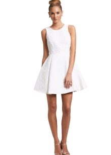 Shoes for a white flared dress