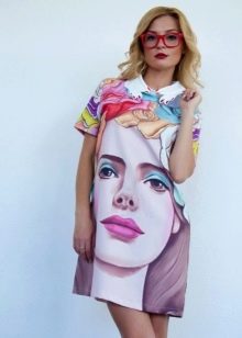 Robe courte avec portrait imprimé photo