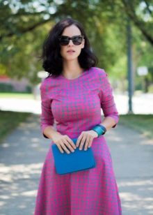 Robe rose à carreaux