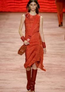 Accessories for an autumn dress