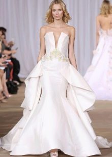 Strapless wedding dress with deep neckline
