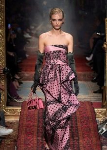 Strapless dress with ruffles