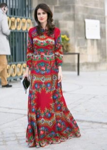 Robe fermée de châles Pavloposad