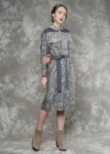 Robe grise de châles Pavloposad
