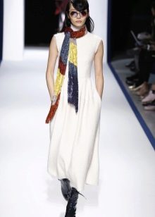 Woolen dress with scarf