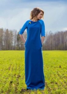 Woolen dress to the floor blue