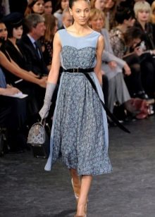 Dress in the style of the 40s-a-stluet color