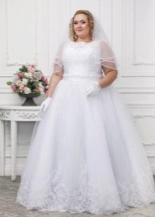 Plus size wedding dress with veil