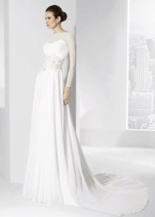 Wedding dress simple to the floor