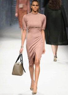Fitted dress knitted beige