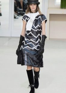 Gloves for a fitted dress