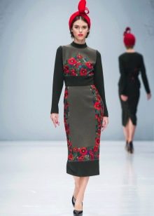 Knitted fitted dress with pattern