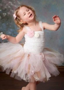 Short tutu dress for girls with voluminous flowers