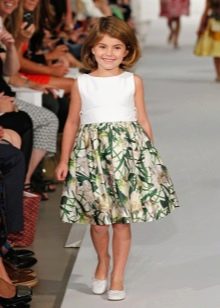 Dress with a print for a girl of 11 years old