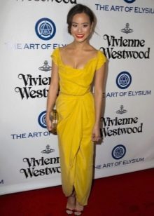 Fashionable yellow dress of the spring-summer 2016 season