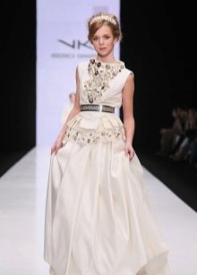 Elegant dress for girls long with rhinestones