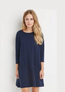 dress from a footer with sleeves 3 \ 4