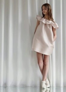 short dress with frills for a teenager