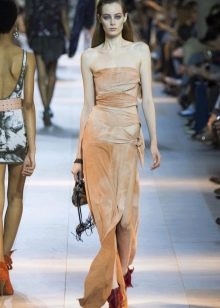Shoes for a beige dress to the floor