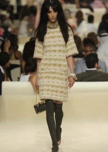 Decorations for a beige knitted dress