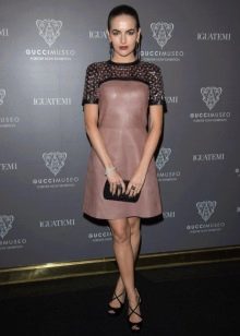 The choice of jewelry for a leather dress