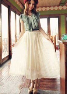 Long white semi-sun skirt with blouse