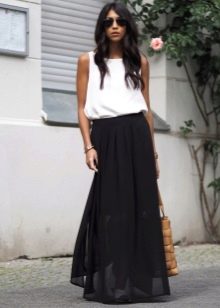 Long black half-sun skirt