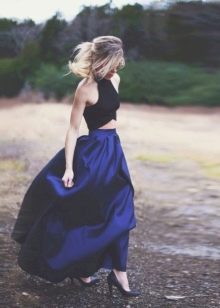 Beautiful long skirt to the floor