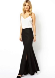 Floor-length skirt black