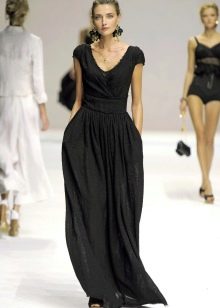 floor-length skirt with wide belt