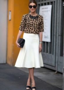 Jupe midi pour filles avec une silhouette en forme de poire
