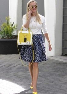A-line skirt for a girl with an Apple-like figure
