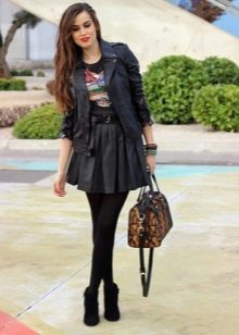 Short pleated leather full skirt
