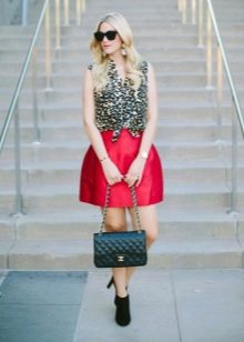 Short full skirt bell red