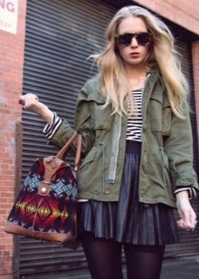 Leather skirt sun combined with a fabric parka