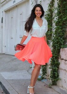 Bright color skirt with accessories