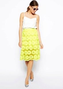Juicy knee-length lace skirt