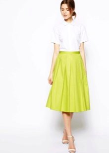 A flowing skirt for summer in a bright color