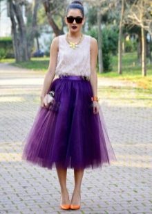 Mid-length layered skirt