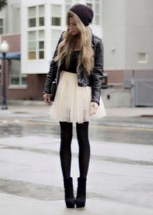 Ivory layered short skirt
